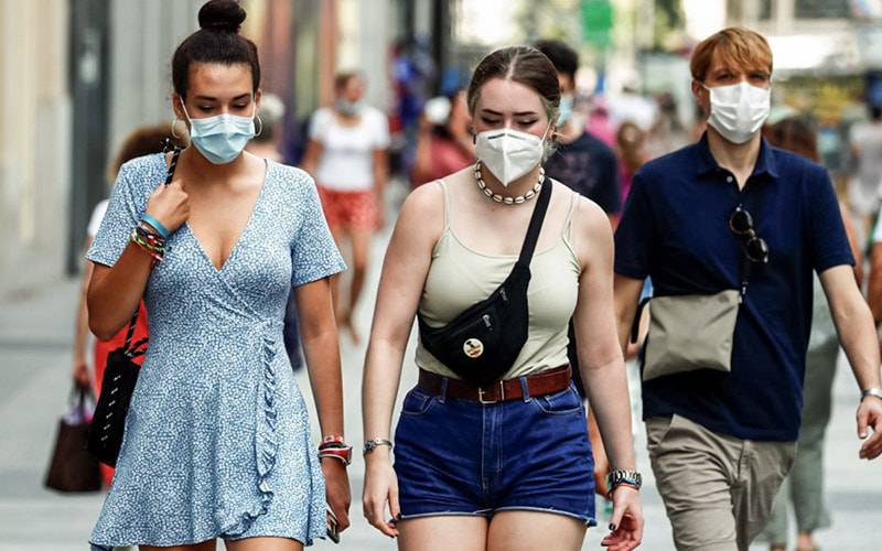 DGS admite uso obrigatório de máscara na rua
