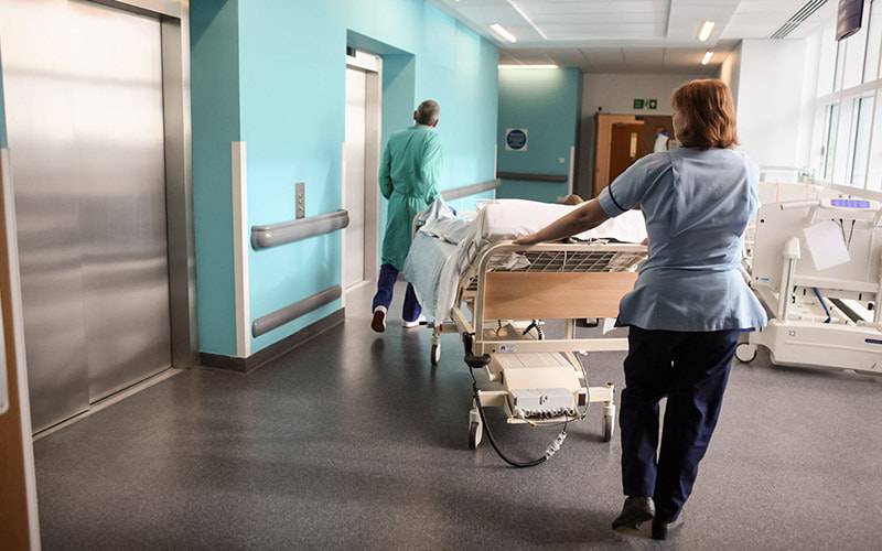 Hospitais de retaguarda vão acolher doentes internados