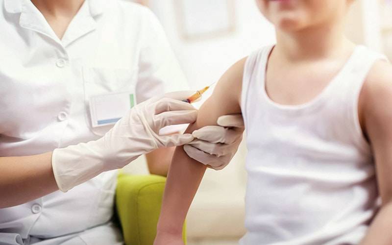 PNV: Vacinas da meningite B para todos e HPV para rapazes