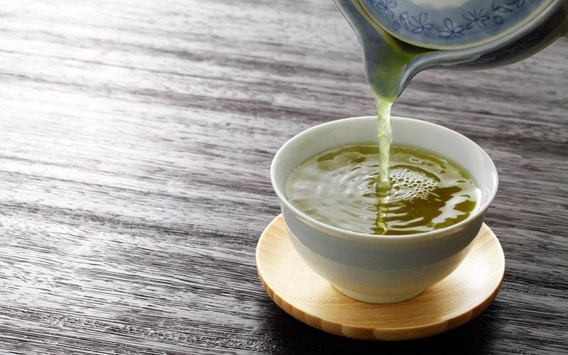Chá verde melhora memória e fortalece ossos