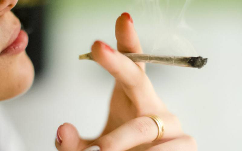 Consumo de cannabis pode reduzir fecundidade