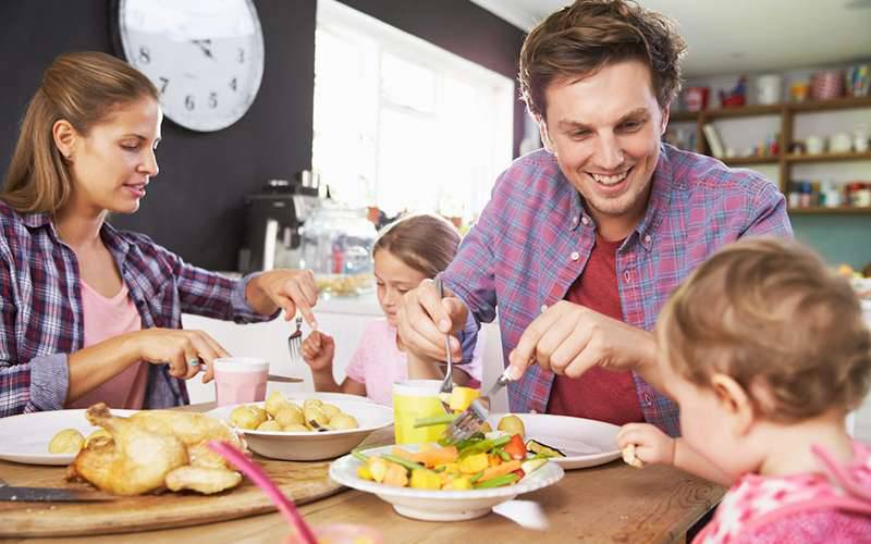 Fazer refeições em família reduz risco de obesidade