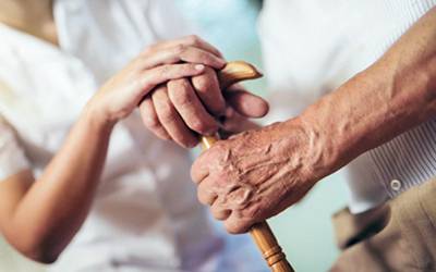 Parkinson: quedas de doentes aumentam durante confinamento