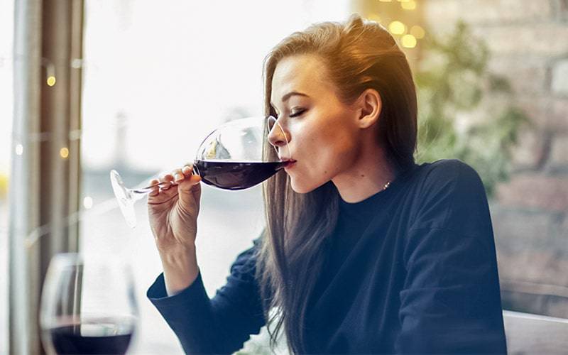 Consumo moderado de vinho tinto aumenta níveis de colesterol HDL