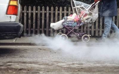 Exposição à poluição no útero associada à asma em crianças