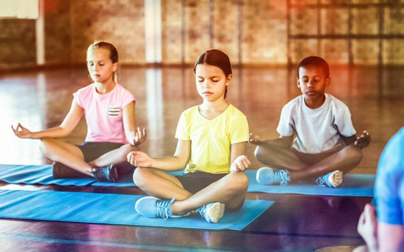 PHDA: yoga e exercícios de respiração melhoram resultados infantis
