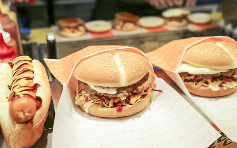 Restaurantes de fast-food influenciam acidentes cardiovasculares
