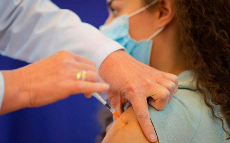 Autoagendamento da vacina: maiores de 43 anos já o podem fazer