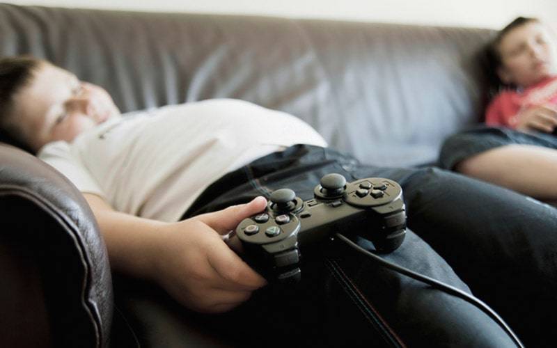 Tempo excessivo a ver TV ou em videojogos associado à obesidade
