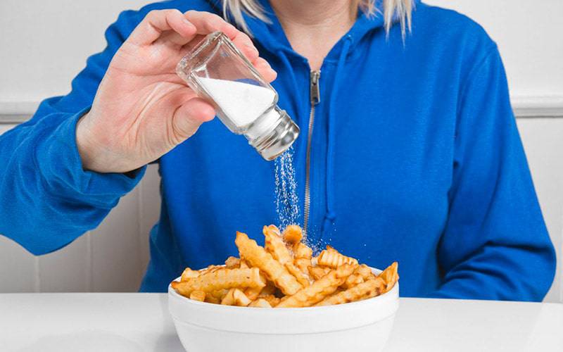 Dieta com alto teor de sal prejudica saúde intestinal