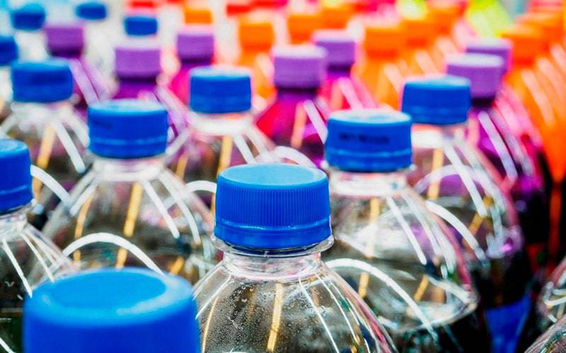 Indústria de refrigerantes vai reduzir 10% de açúcar nas bebidas