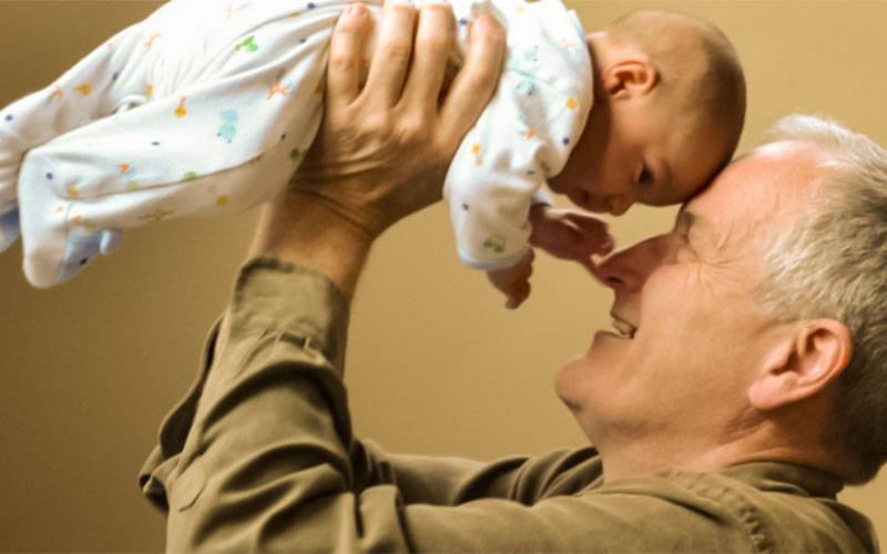 Adiamento da paternidade pode reduzir níveis de fertilidade