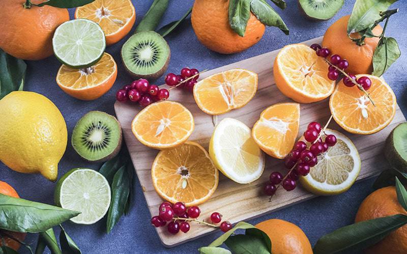 Ingerir vitamina C pode reduzir níveis de ácido úrico no sangue