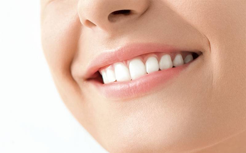 Produtos branqueadores prejudicam células dentárias