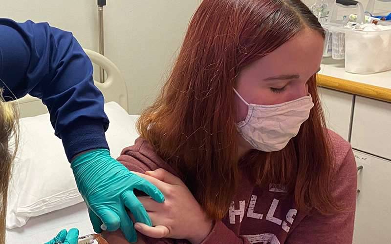 Vacinação COVID-19: maiores de 16 anos já podem fazer autoagendamento
