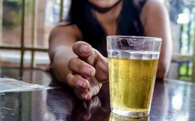 Estudo avalia risco de diabetes em mulheres associado ao álcool