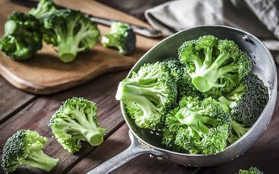 Composto presente nos brócolos pode ajudar a travar Covid-19