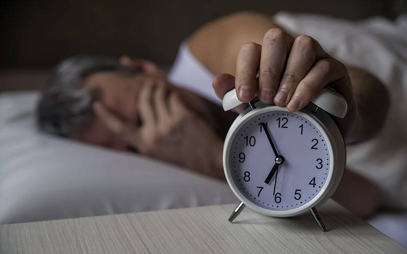 Dormir menos de cinco horas aumenta risco de doenças crónicas