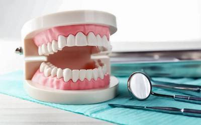 Mineral para restauração supera esmalte natural dos dentes