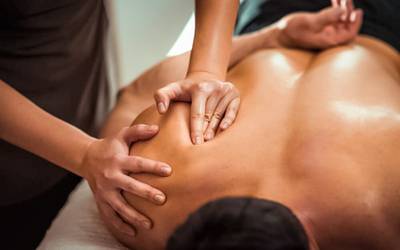 Massagem terapêutica: conheça as indicações e os benefícios