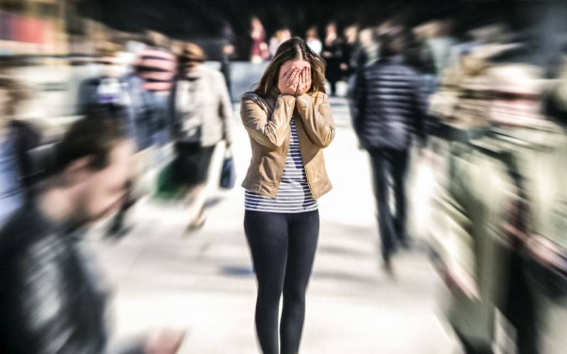 Medo de locais públicos é comum em adultos com epilepsia
