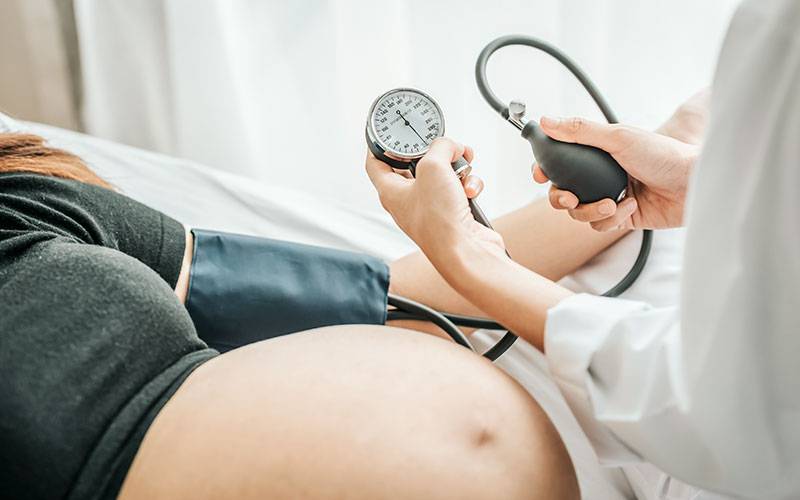 Hipertensão na gravidez ligada a problemas cognitivos posteriores