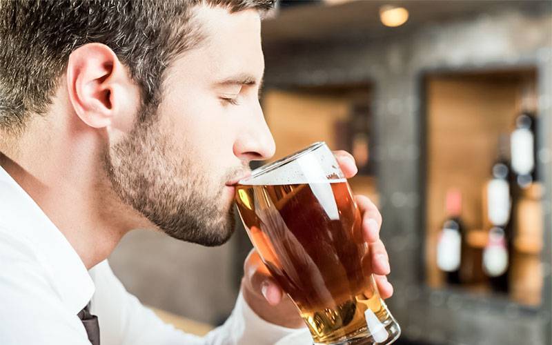 Cancro: sinal de alerta pode revelar-se após beber uma cerveja