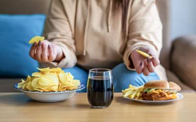 Alimentos ultraprocessados podem aumentar risco de depressão