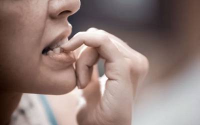 Onicofagia, conhecer as consequências ajuda a evitar o hábito