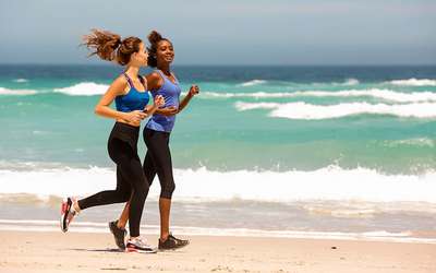 Corrida na praia: cuidados para praticar a atividade