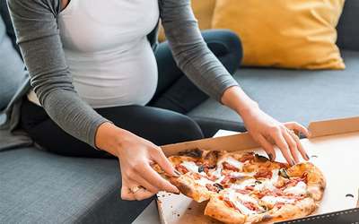 Dieta pobre em fibra na gravidez pode causar atraso na criança