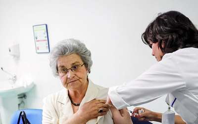 Alzheimer: três vacinas podem ajudar a prevenir a doença