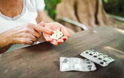 Demência: antipsicóticos são prescritos em excesso aos doentes