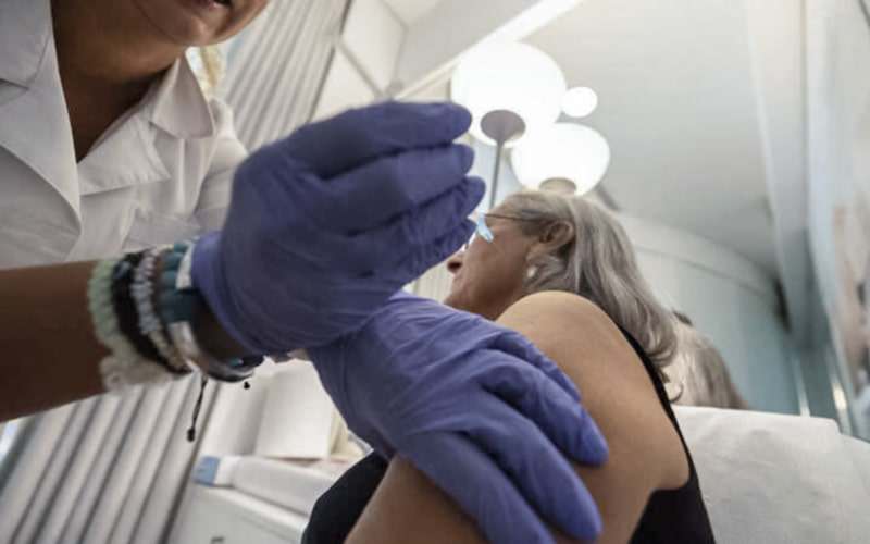 Mais de 3 milhões de vacinas administradas no último mês