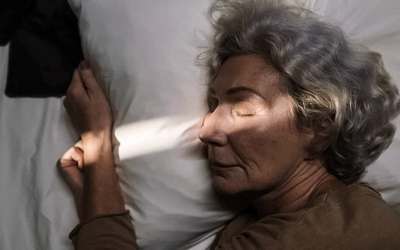 Melhorar o sono profundo pode prevenir demência