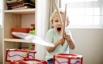 Brinquedos barulhentos podem prejudicar audição das crianças