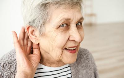 A perda auditiva só afeta os idosos? Esclareça todas as dúvidas