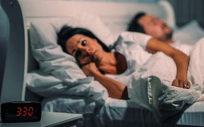 Estudo descobre ligação entre dormir pouco e tensão alta
