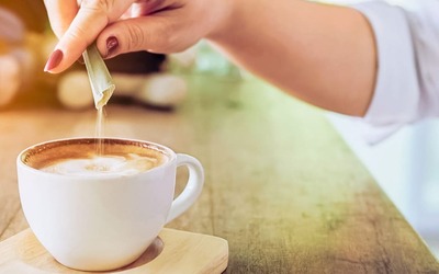 Adoçantes não nutritivos controlam níveis de açúcar no sangue?