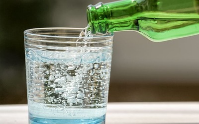 Água com gás aumenta o metabolismo e ajuda na perda de peso