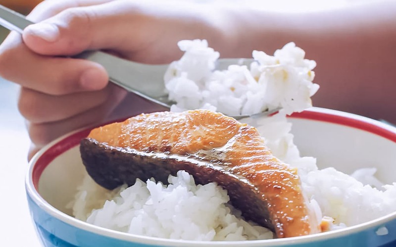Crianças que não comem peixe são menos sociáveis e gentis Crianças que não comem peixe são menos sociáveis e gentis