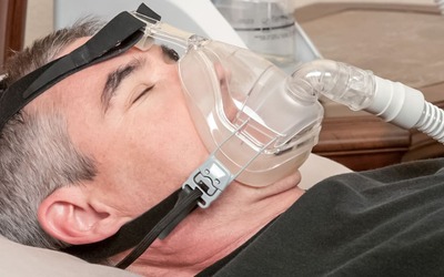 Estudo sugere que CPAP pode reduzir risco de Parkinson
