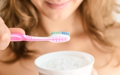 Bicarbonato de sódio não é solução para branquear os dentes