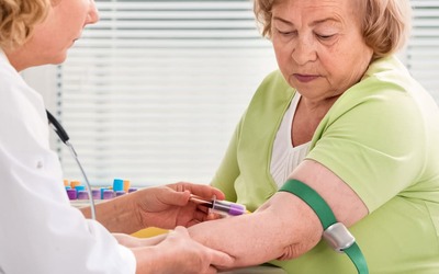 Níveis de colesterol LDL têm influência no risco de demência