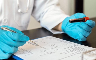 Terapia pioneira faz desaparecer cancro do sangue em doentes