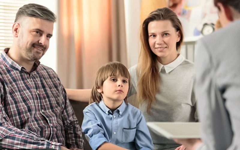 Psicoterapia pai-filho pode ajudar crianças traumatizadas Psicoterapia pai-filho pode ajudar crianças traumatizadas