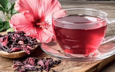 Chá de hibisco é das bebidas com maior número de benefícios