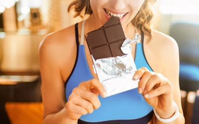 Comer chocolate antes do exercício melhora rendimento e ânimo