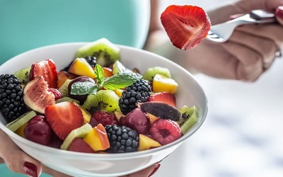 Comer fruta reduz efeitos da poluição do ar na função pulmonar