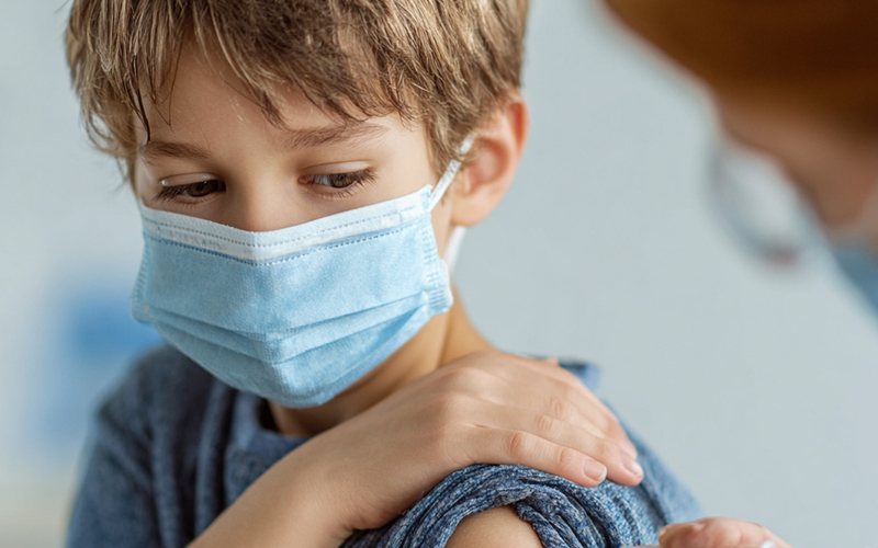 Vacinação contra Covid-19 reduz infeções em crianças com eczema